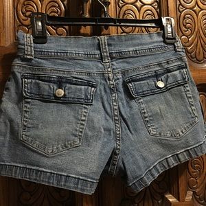 Blue Denim juniors short shorts.